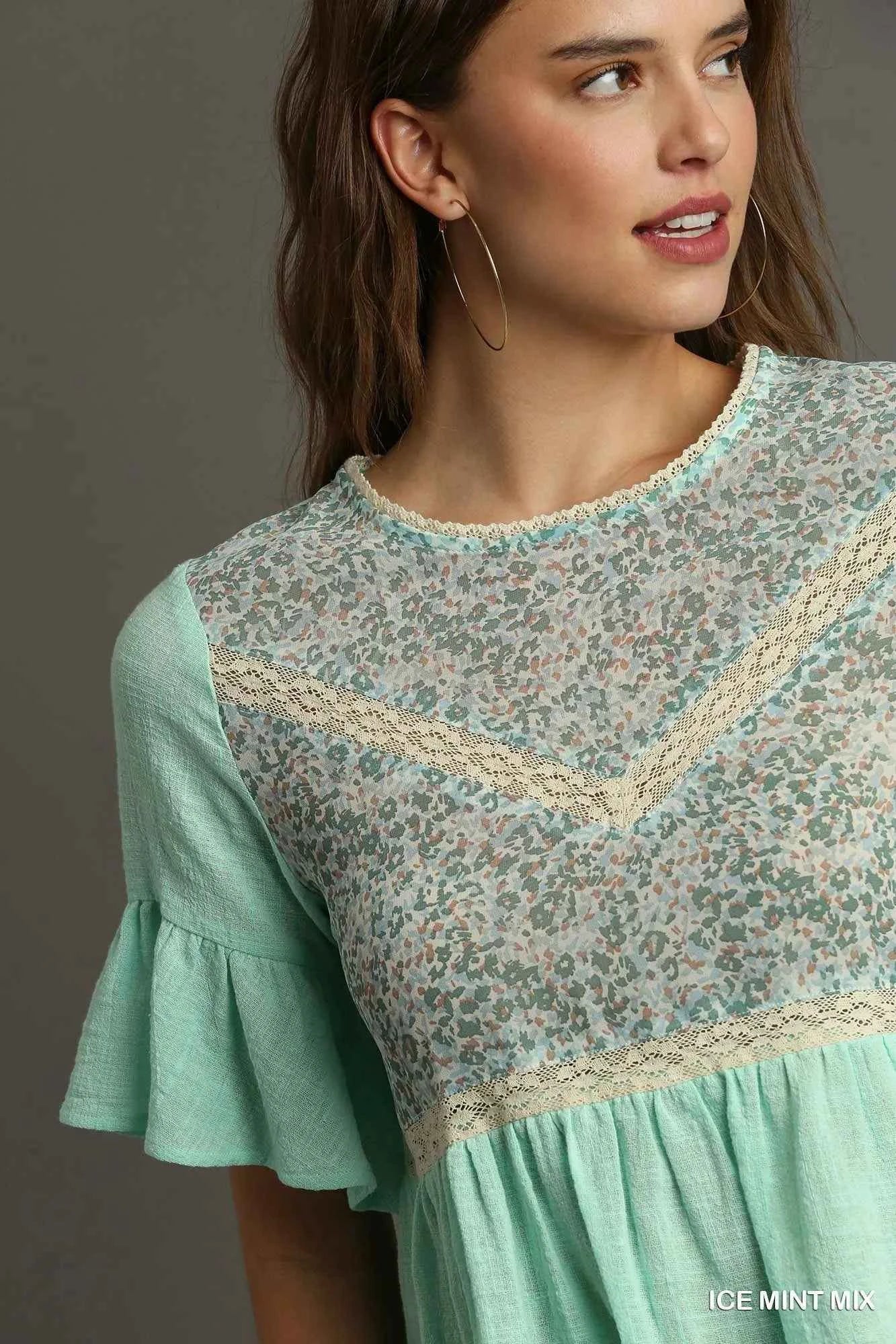 Umgee Floral Lace Trimmed Detail Half Sleeve Babydoll Top